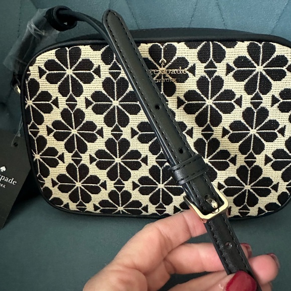 Kate Spade Crossbody NWT! Spade Flower Black & White Retails $279 - Picture 5 of 9